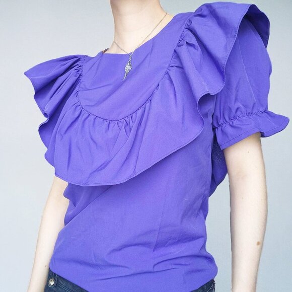 Vintage 80s purple short-sleeved top with puffy sleeves and big ruffled collar - Picture 1 of 14
